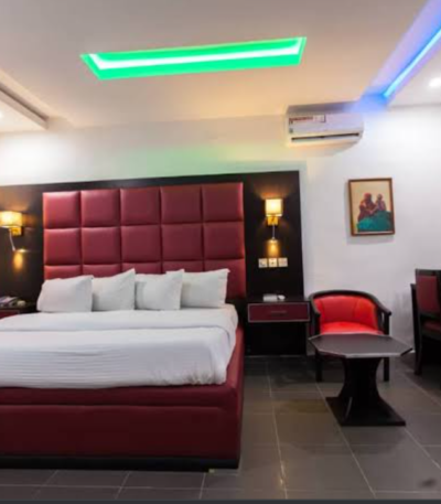 Ace cubed (Pro Version) Series 6ft by 6ft Bed Suite (bedframe+ bedsides+ lights) Bed Frames Largelife Furnitures