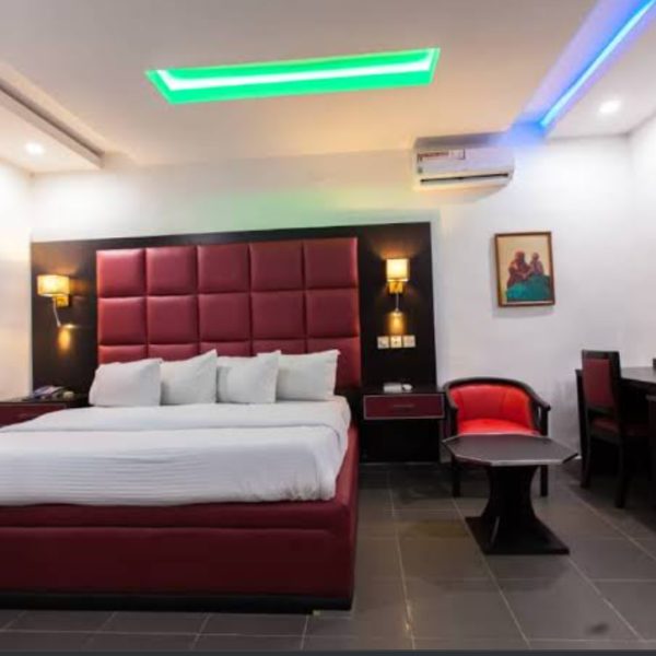 Ace cubed (Pro Version) Series 6ft by 6ft Bed Suite (bedframe+ bedsides+ lights)
