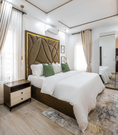 DreamMates IV Series 6ft by 6ft Kingsize Bedframe with 2 Bedsides Bed Frames Largelife Furnitures